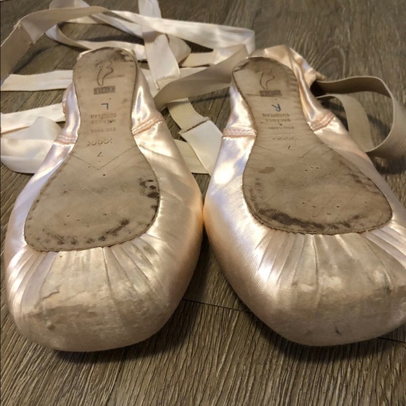 Bloch European Balance Ballet Pointe Shoes Size 7/xxxx - Picture 5 of 11